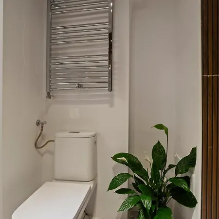 Square Retreat Bucureşti