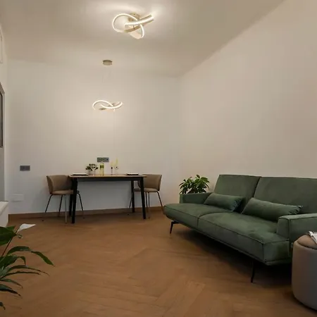 아파트 Square Retreat *