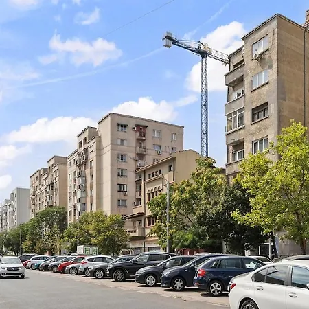 Square Retreat Bucureşti