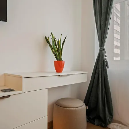 아파트 Square Retreat *