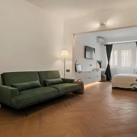 Square Retreat *